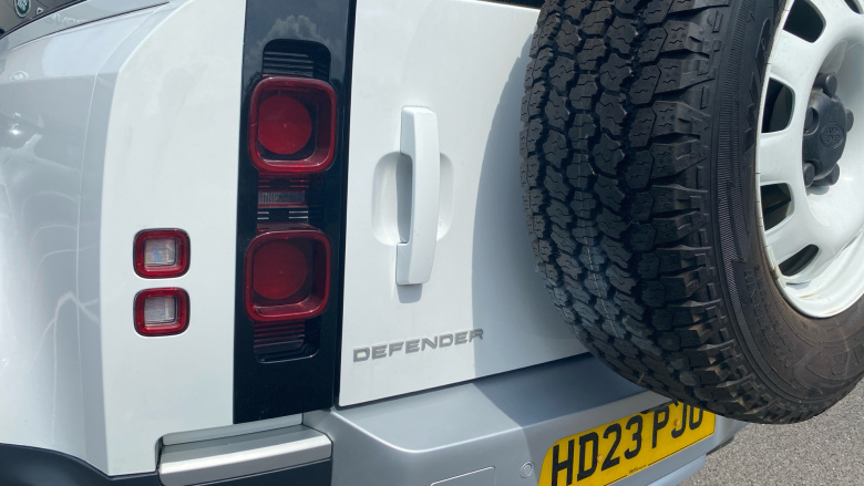 Land Rover Defender 90 Diesel 3.0 D250 Hard Top Auto